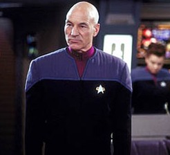 Patrick Stewart en su famoso rol como el capitán Jean Luc Picard en "Star Trek: The Next Generation"